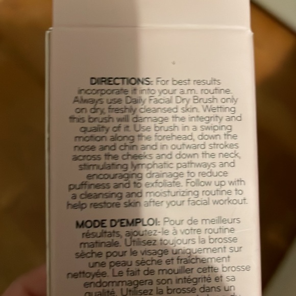 Daily Concepts Facial Dry Brush.  Never Used.  Brand new in box. - Picture 4 of 4